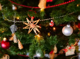 Consejos para decorar tu árbol de Navidad con luces y estilo único