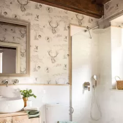 Ideas para decorar baños pequeños con papel pintado inspiración en 14000 fotos