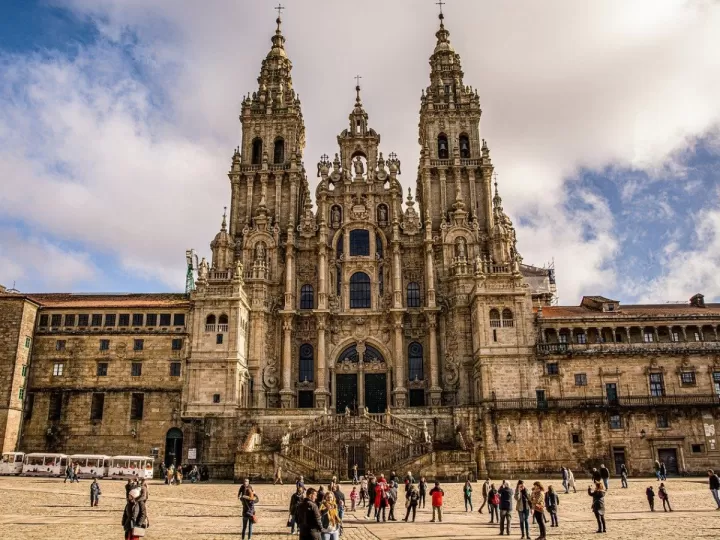 catedral mas grande de espana descubre su majestuosidad