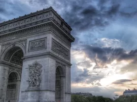 Descubre los secretos del Arco del Triunfo con estas impresionantes fotos